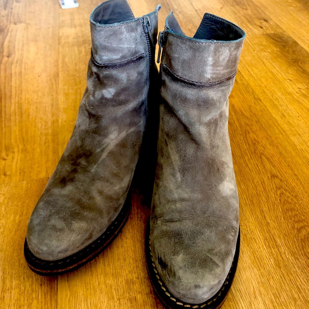 Vic Suede Booties Made in Italy